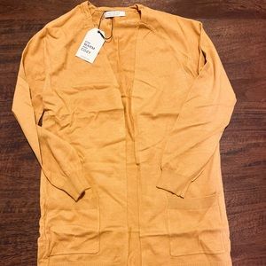 Mustard yellow Active USA sweater